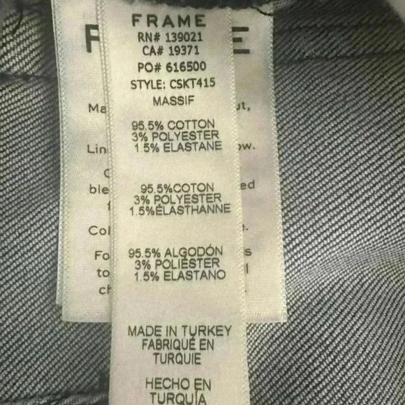 Frame Claire Button Front Denim Mini Skirt Massif Wash
Size 29 - Picture 5 of 5